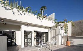 Casa Lumos - Minimalist Comfort Suites In Centro Historico